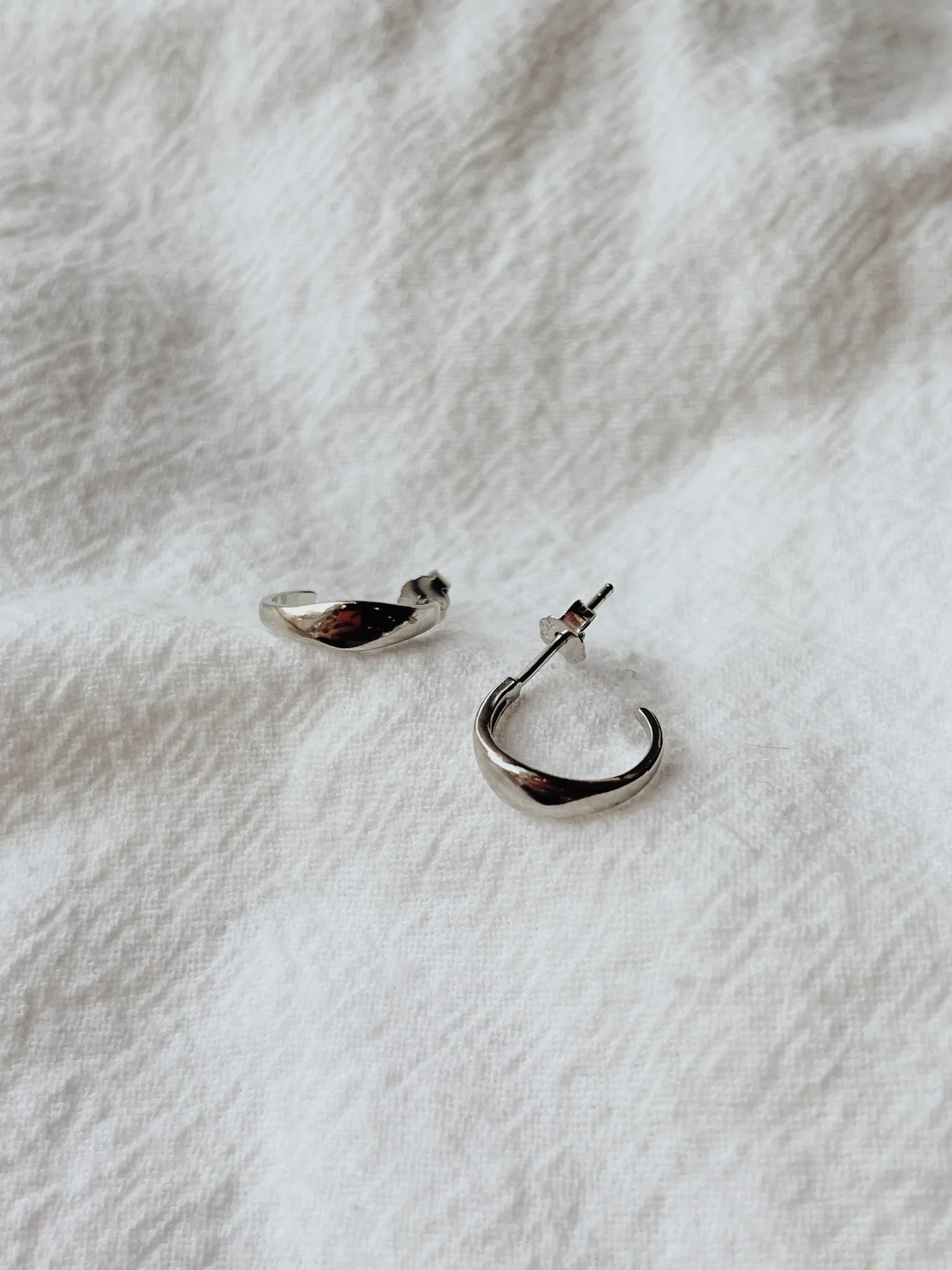 Ophelia Minimalist Hoop Earrings (Gold & Silver)