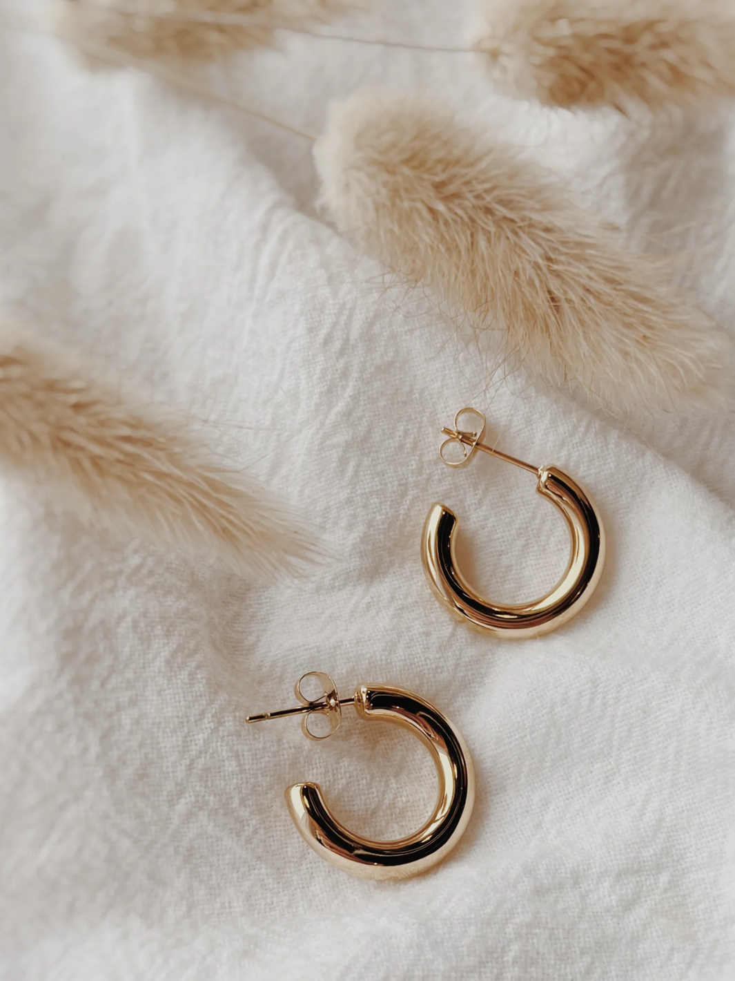 Veda Everyday Hoop Earrings | Gold & Silver