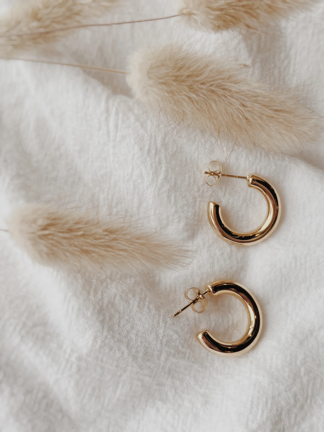 Veda Everyday Hoop Earrings | Gold & Silver