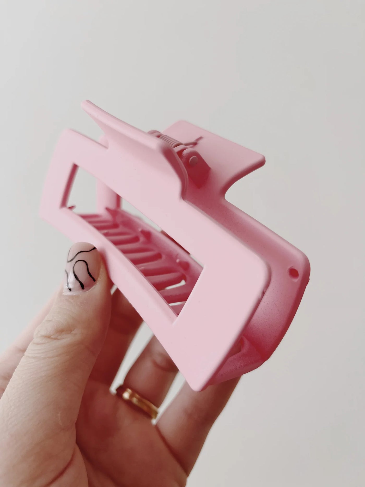 Barbie Pink Claw Clip