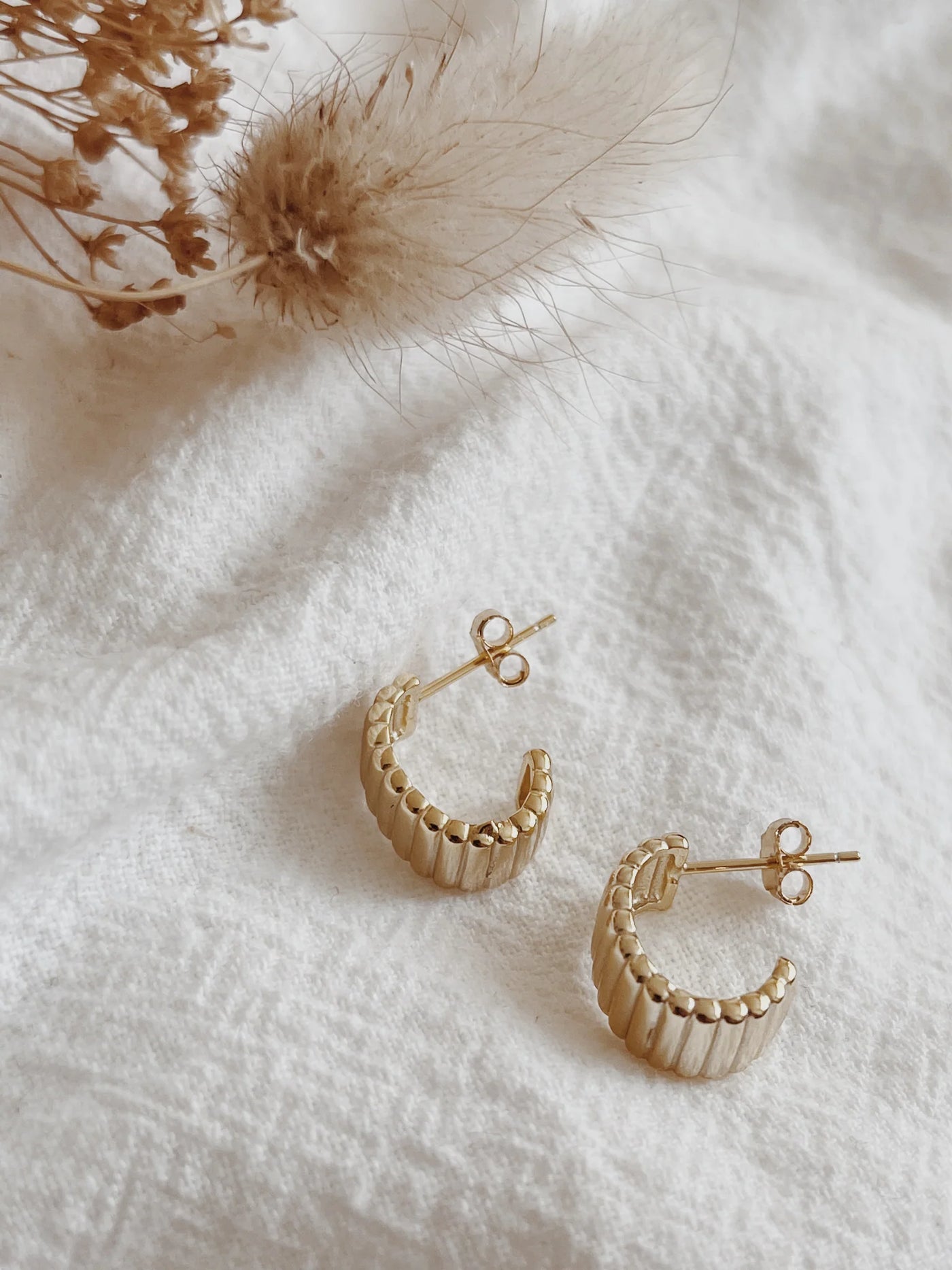 Ribbed Hoop Earrings (Gold & Silver)